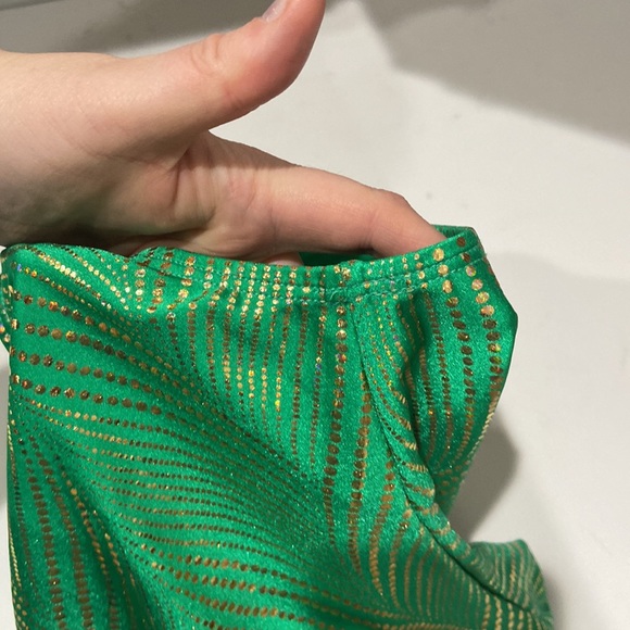 Snowflake Designs Gymnastics Leotard Adult Small green & gold Excellent like new - Picture 13 of 13